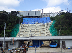 案件名：　1.高江洲小学校校舎及び水泳プール増改築工事（建築2工区） 　2.石川前田地区法面整備工事（H27）
